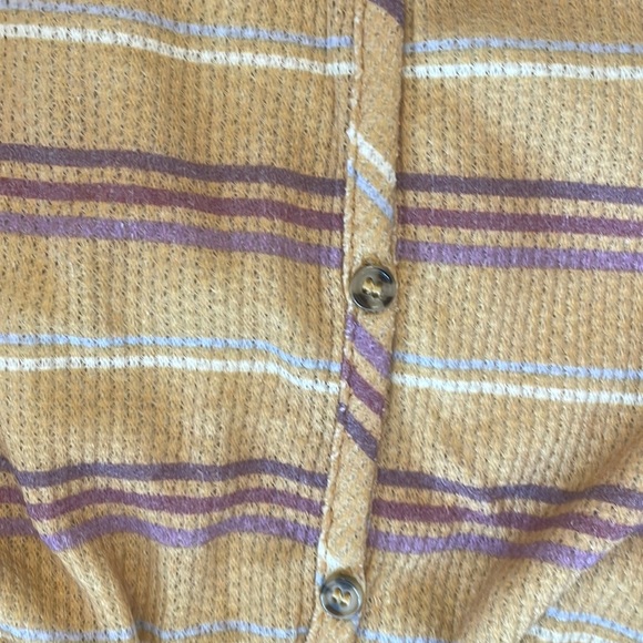 PREPPY BABES! • MUDD BUTTON UP TANK WITH FRONT KNOT • SIZE LARGE • LIKE NEW! - Picture 3 of 4